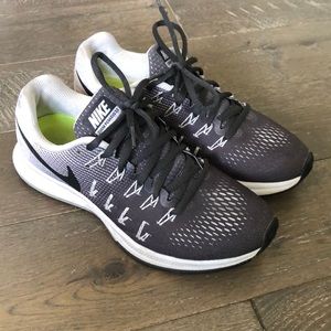 Nike zoom Pegasus 33 size 7 shoes
